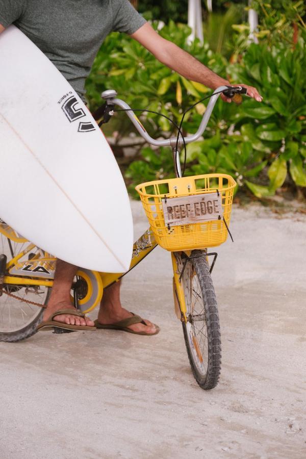 Reef Edge Thulusdhoo, Maldives Hotel Екстериор снимка